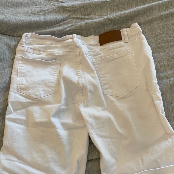 Fashion style Bermuda shorts - Picture 3 of 3